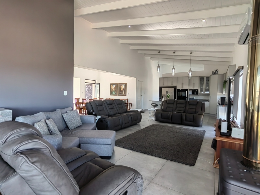 4 Bedroom Property for Sale in Monte Christo Western Cape